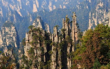 長沙出發(fā)到黃龍洞、張家界森林公園、天門山、鳳凰五日游