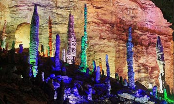 長沙出發(fā)到黃龍洞、天門山二日游